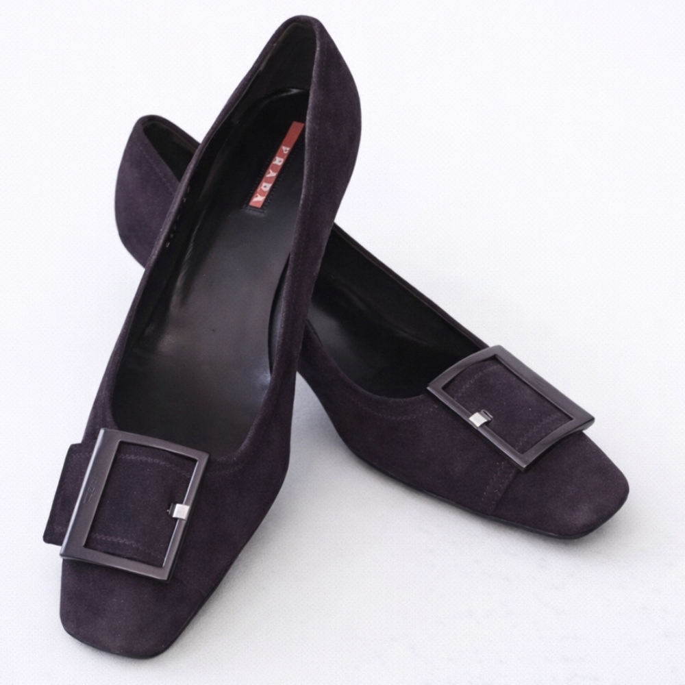 Authentic Vintage Prada Navy Suede Square Toe Kitten Heels - 90s Minimalist 😍